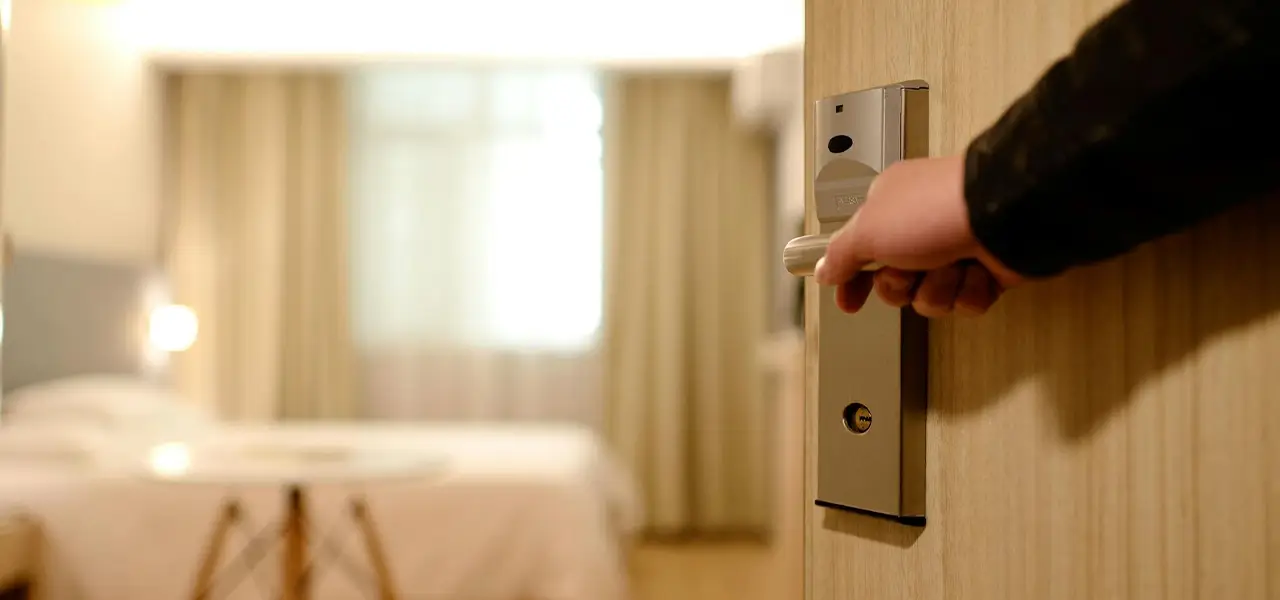 Hotel and restaurant disaster restoration with minimal guest disruption